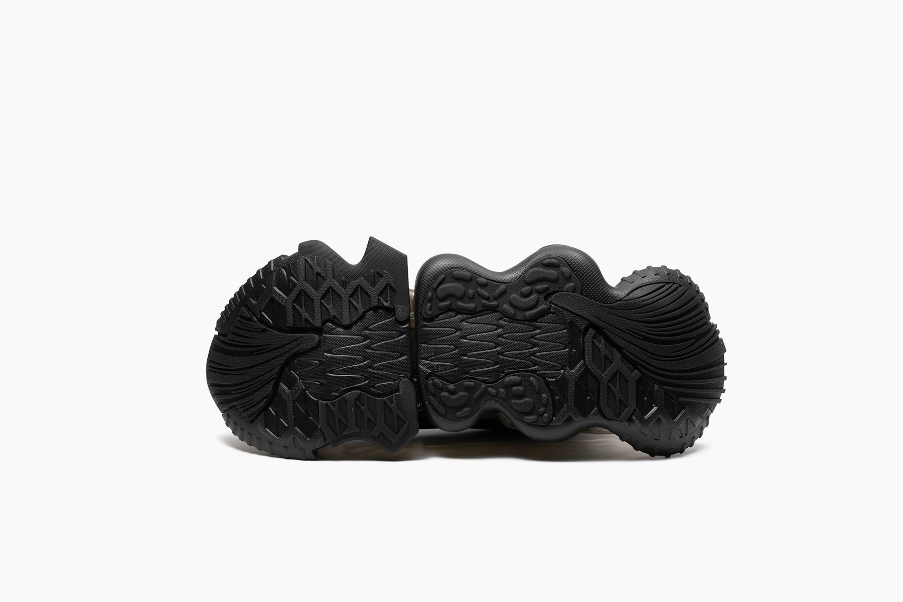 grounds SKYSCRAPER FALCON OPHIDIAN　BLACK / BLACK GRAY